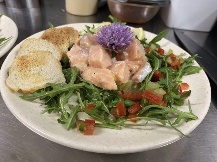 Plat de tartare de saumon Laparade