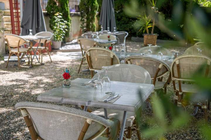 Restaurant local Laparade