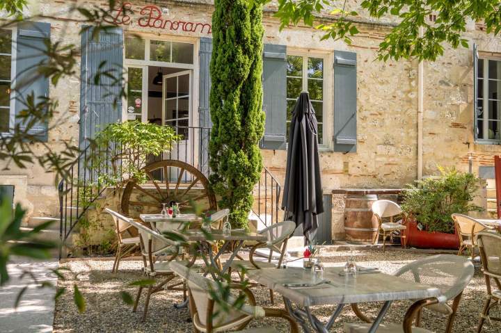 Restaurant avec terrasse à Laparade